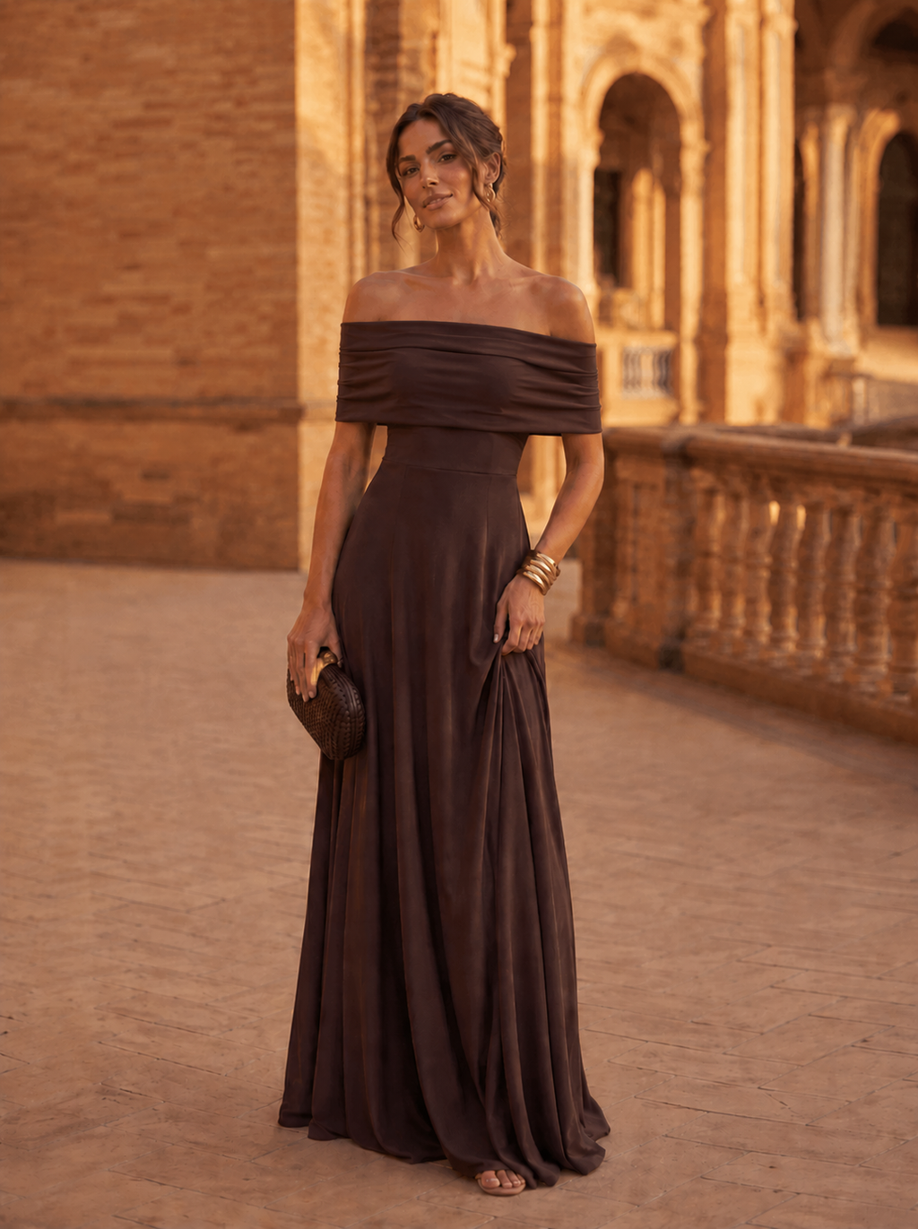 María | Vestido Largo Asimétrico con Elegante Drapeado